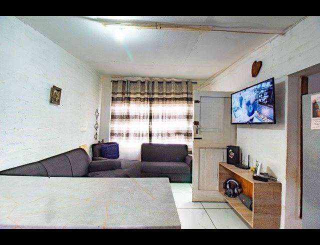 3 BEDROOM HOUSE FOR SALE IN BLUFF